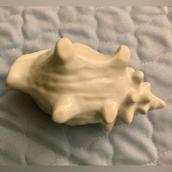 White Ceramic Seashell Planter, Trinket Holder. βVintageβ Preowned EUC - Picture 8 of 10